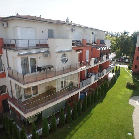Goldenbeach Deluxe Apartment Siofok Ngoại thất bức ảnh